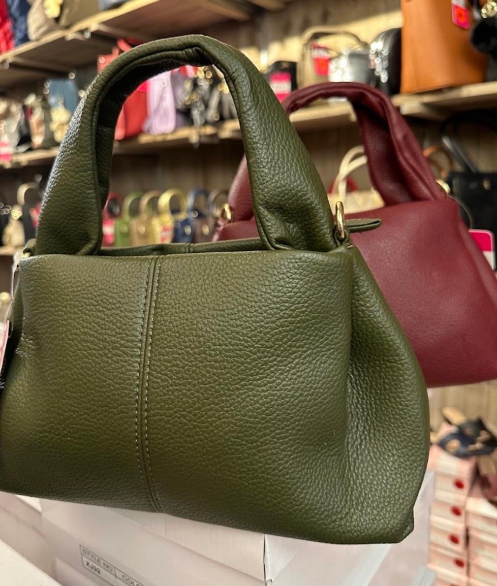 Lederen handtassen in diverse kleuren